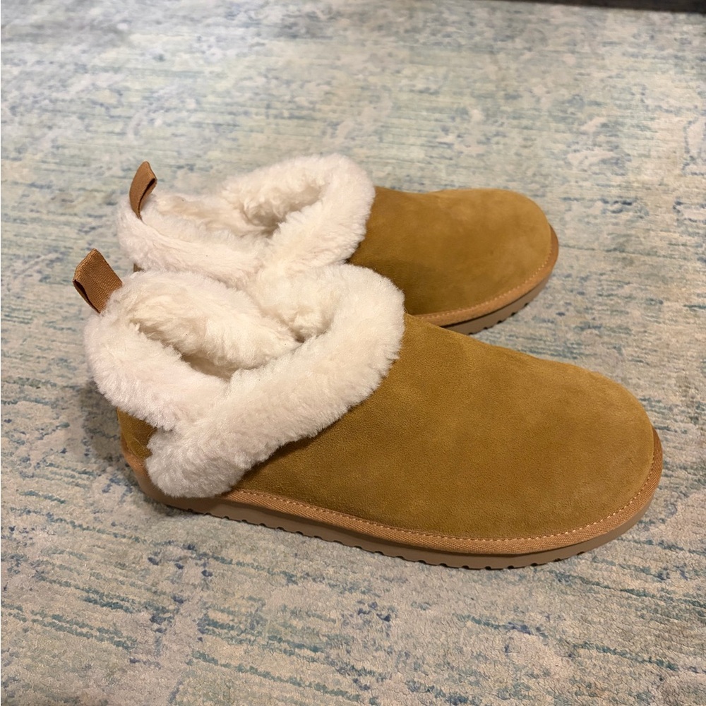 Koolaburra by Ugg Women's Tan and Cream Slippers - Picture 2 of 4